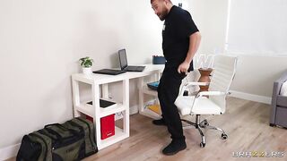 Brazzers Ryan Reid Horny House Sitter Hits The Jackpot