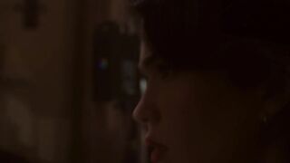 LucidFlix Octavia Red