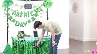 BrattySis Della Cate Stepsisters Kissing Booth