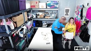 Shoplyfter Aria Banks