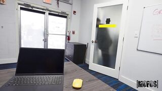 HesGotRizz Lola Pearl, Amber Maddie New Office, New Sneaky Link