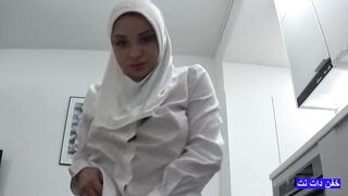 ديوث مصري تستدعي صديق ابنها سالم العنتيل ليقوم بالواجب وقت ما زوجها فالشغل