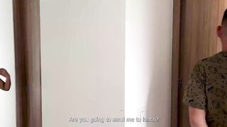 Rubia curvy de tetas redondas es follada y le llenan su estrecho coño de leche en Trío! Dos colombianas de gran culo!