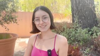 JacquieEt MichelTV Penelope 19 Years Old Cosmetics Sales Woman In Paris - Belle Jolie