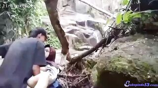 Abg Hijab Pramuka Ngentot Di Air Terjun