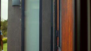 MILFY Anal-obsessed Housewife Lauren Has A Taste For BBC - Lauren Phillips