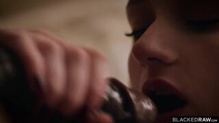 The guy turned the hottie on so he could ride her on his black cock ????