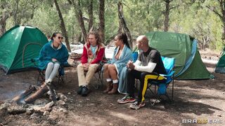 Hot mulatto seduced a guy to fuck her outdoors ????