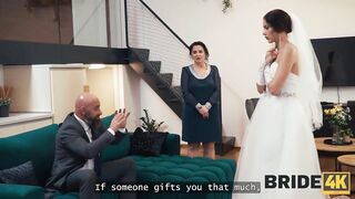 BRIDE4K. This bride's natural body turned everyone on
