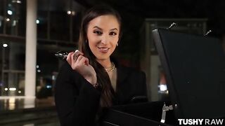 Bubble-Butt Baddie Gets Her Ass Pounded