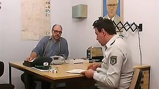 Volkspolizei rape in hautfarbener Strumpfhose Pantyhose