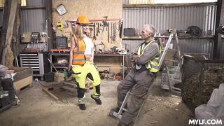 Construction MILF Drills Better Than Me - Denice K