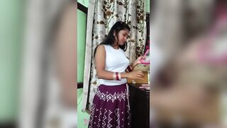 Indian aunty Showers them With Squirts While Getting pussyfucked!