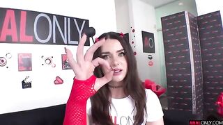 Maddie Wants Her Ass Stretched