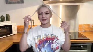 JacquieEtMichelTV Joy 21 Years Old A Very Mischievous Bombshell 27 11 2025