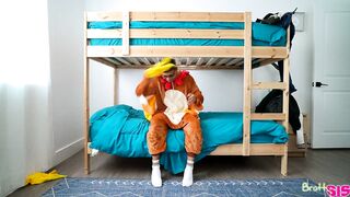 Demi Hawks - Making Stepbro Smile On Thanksgiving 21 11 2025